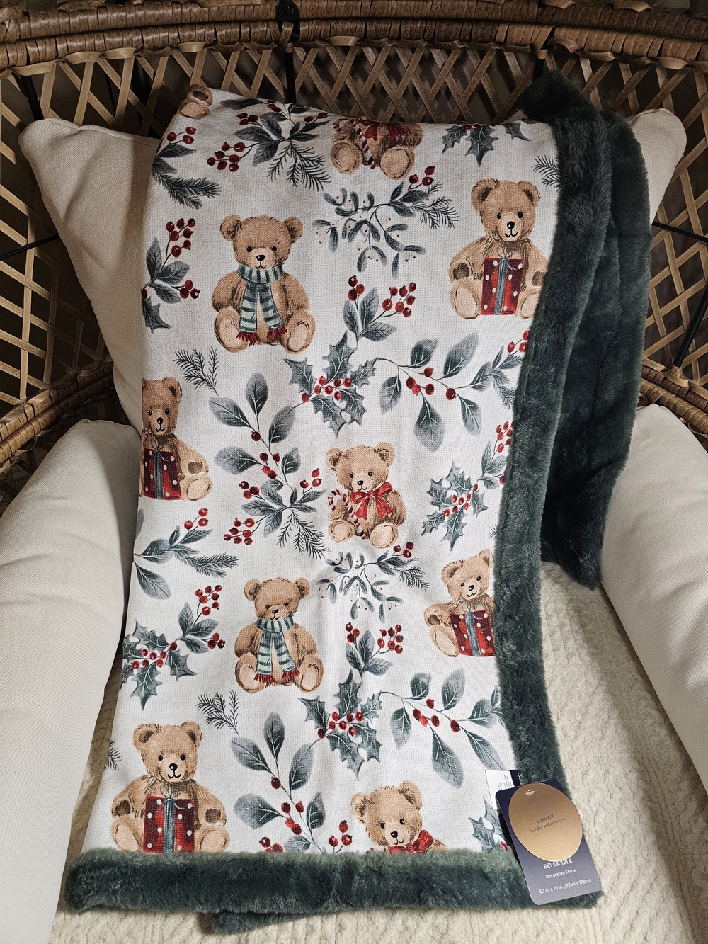 BROOKS BROTHERS Holly Bears Faux Fur Throw 50x70 holiday Christmas blanket